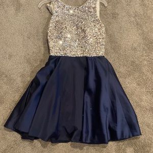 Size 2 Women’s sequin dress!